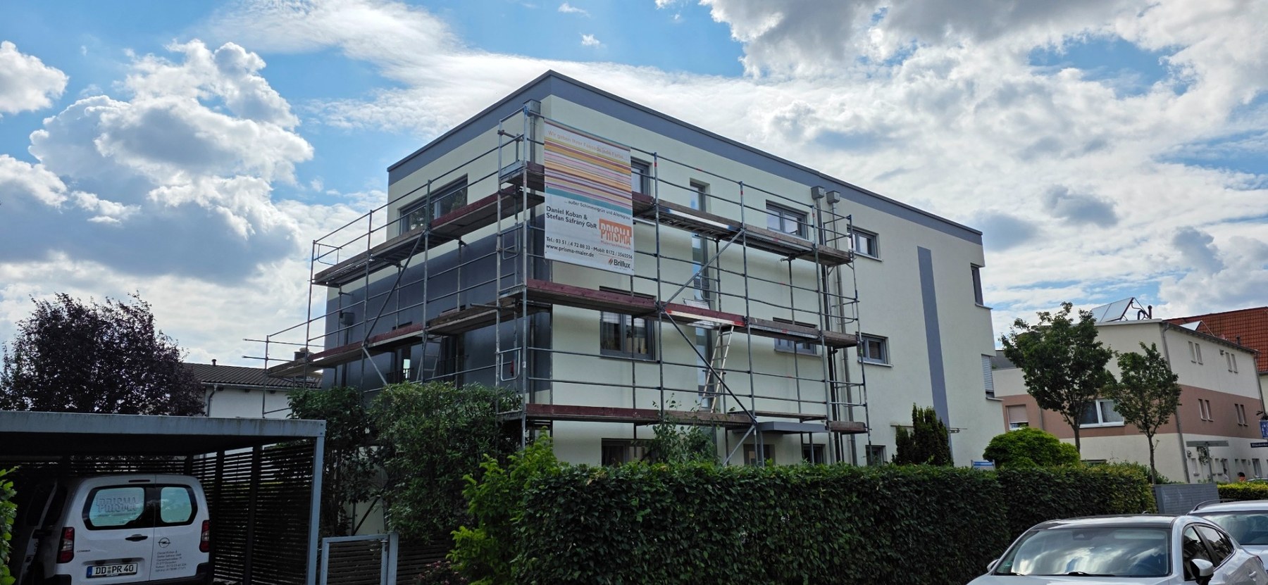 Fassadenarbeiten an einem Mehrfamilienhaus in Dresden-Reick